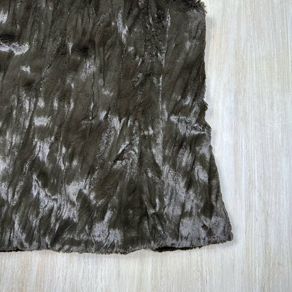 Banana Republic Soft Faux Fur Sleeveless Button Snap Lined Layering Vest Medium - Picture 11 of 16